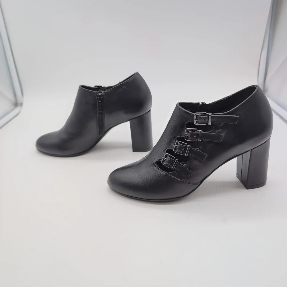 Chic David Tate Black Pause Leather Block Heel Shooties Boots Buckle Detail